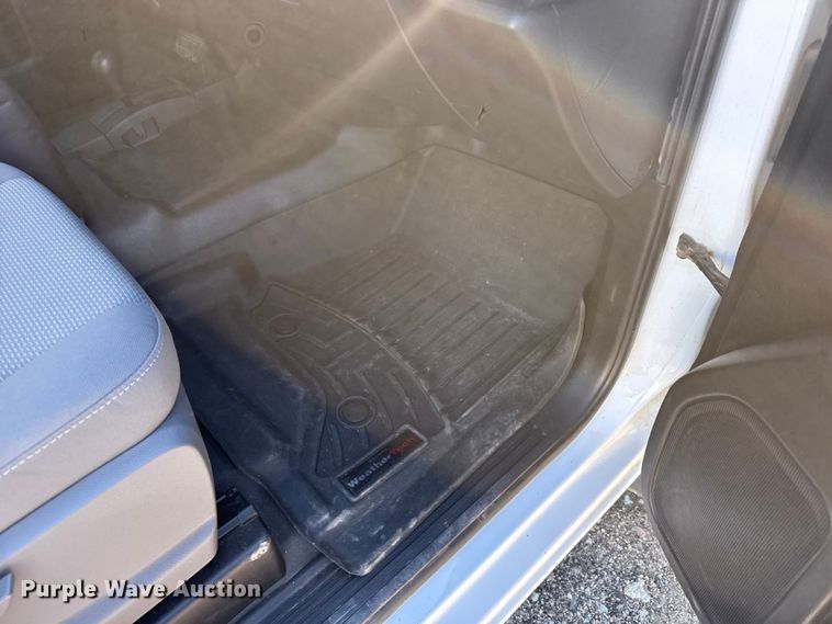 image for item EU6456 2018 GMC Sierra 2500HD Double Cab flatbed pickup truck