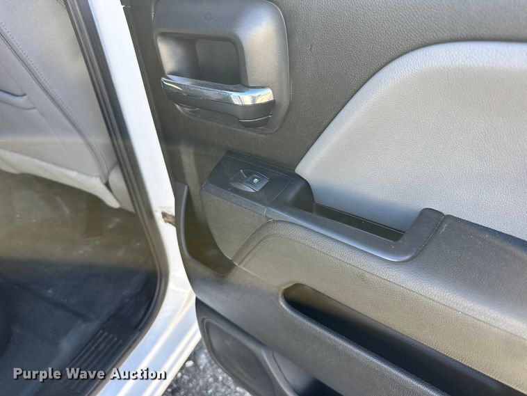 image for item EU6456 2018 GMC Sierra 2500HD Double Cab flatbed pickup truck