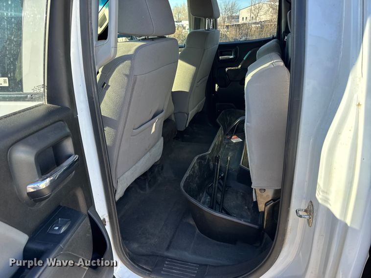 image for item EU6456 2018 GMC Sierra 2500HD Double Cab flatbed pickup truck