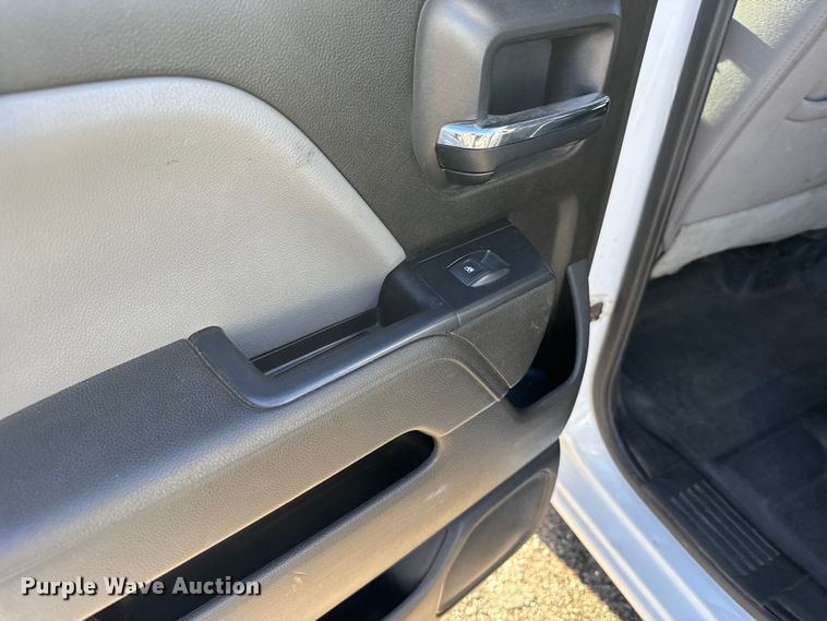 image for item EU6456 2018 GMC Sierra 2500HD Double Cab flatbed pickup truck