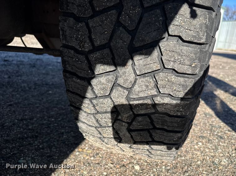 image for item EU6456 2018 GMC Sierra 2500HD Double Cab flatbed pickup truck