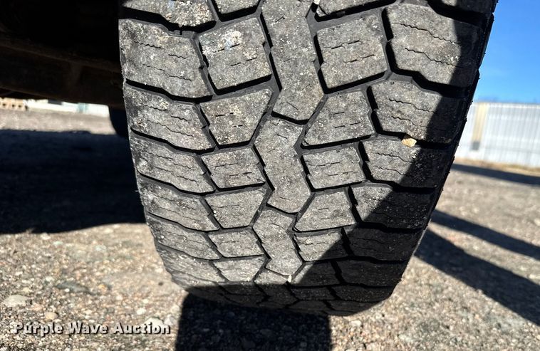 image for item EU6456 2018 GMC Sierra 2500HD Double Cab flatbed pickup truck