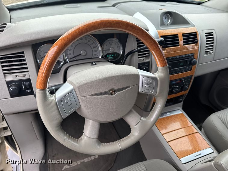 image for item EU6460 2007 Chrysler Aspen SUV