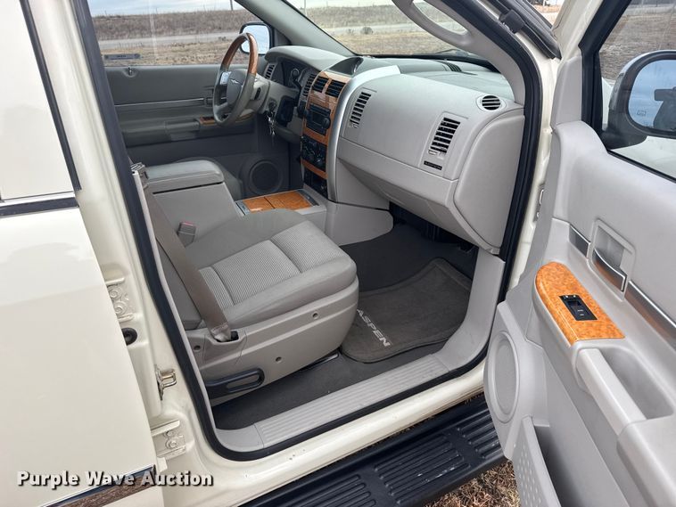 image for item EU6460 2007 Chrysler Aspen SUV