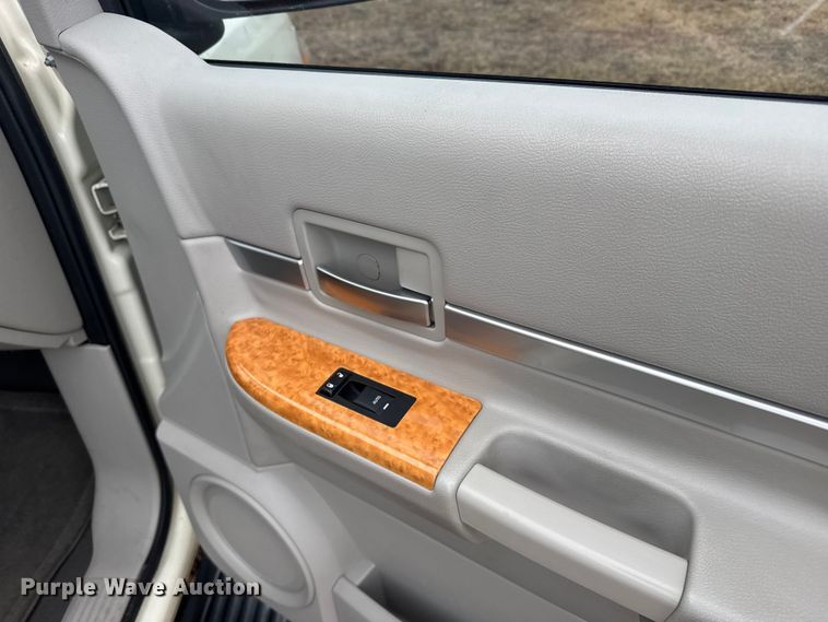 image for item EU6460 2007 Chrysler Aspen SUV