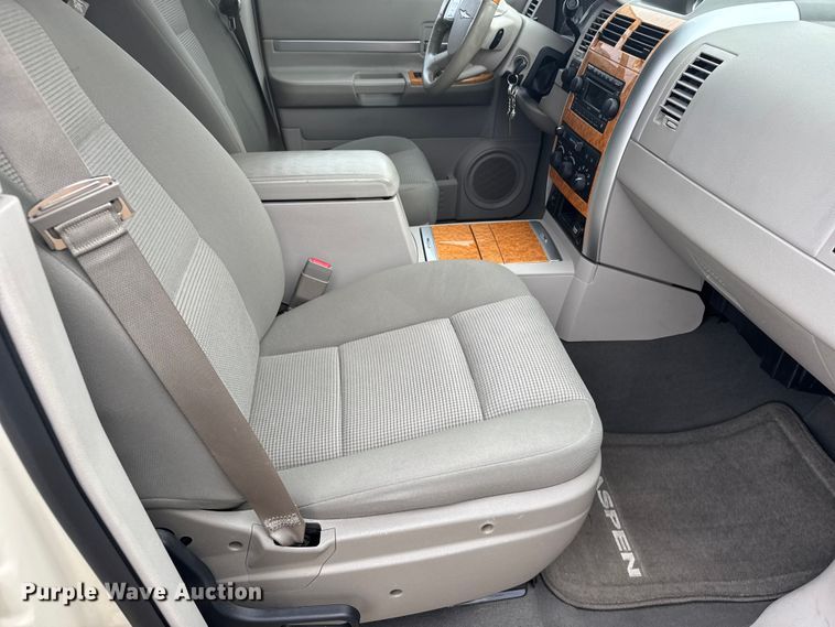 image for item EU6460 2007 Chrysler Aspen SUV