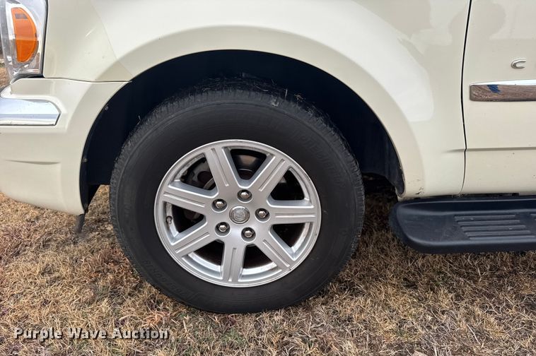 image for item EU6460 2007 Chrysler Aspen SUV