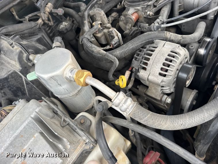 image for item EU6461 2004 GMC Sonoma Crew Cab pickup truck