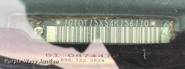 image for item EU6461 2004 GMC Sonoma Crew Cab pickup truck