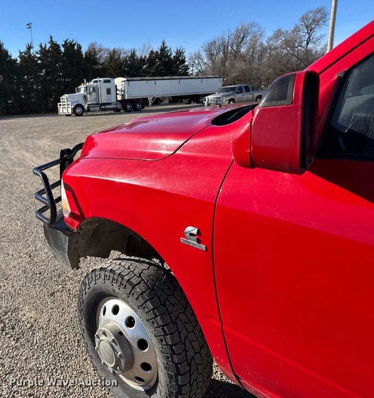 image for item EU6467 2011 Dodge Ram 3500 Crew Cab flatbed pickup truck