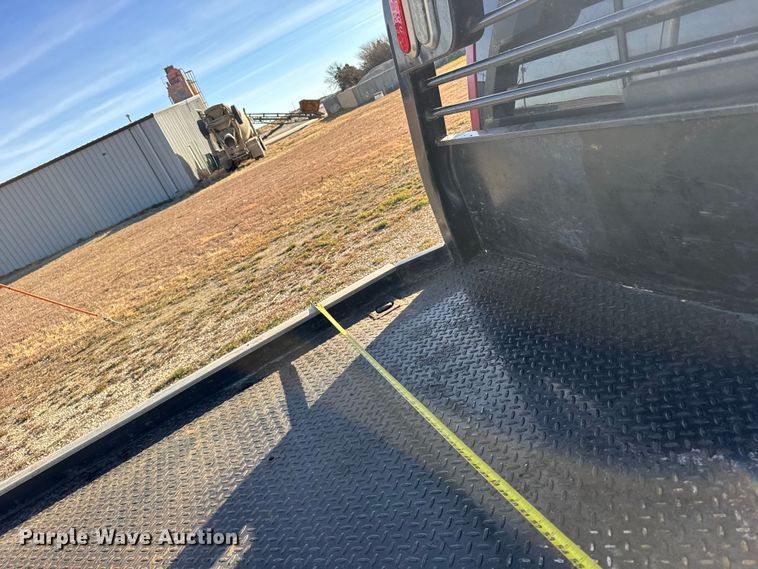 image for item EU6467 2011 Dodge Ram 3500 Crew Cab flatbed pickup truck