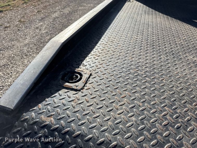 image for item EU6467 2011 Dodge Ram 3500 Crew Cab flatbed pickup truck