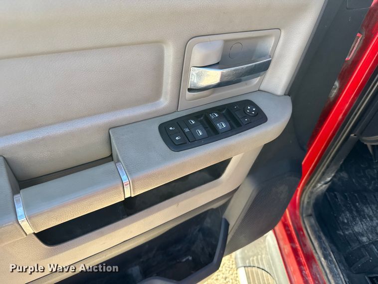 image for item EU6467 2011 Dodge Ram 3500 Crew Cab flatbed pickup truck