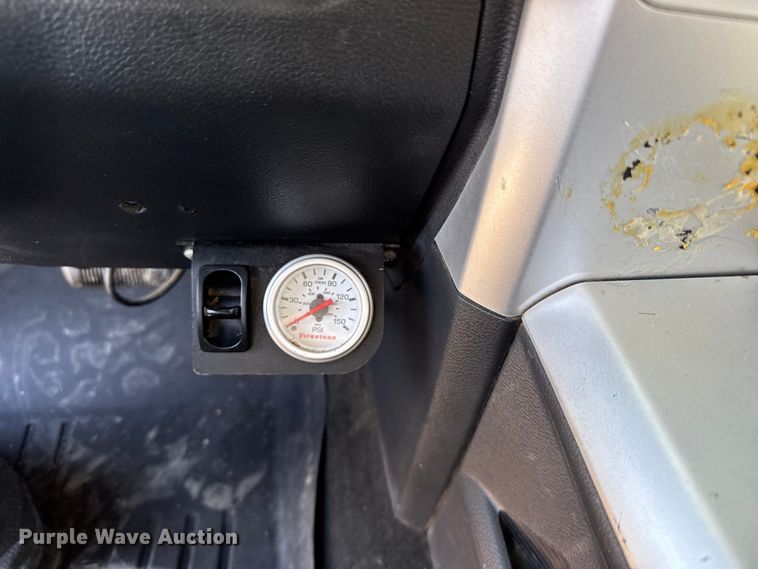 image for item EU6467 2011 Dodge Ram 3500 Crew Cab flatbed pickup truck