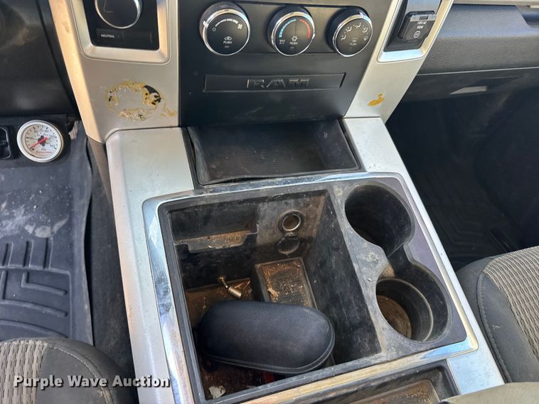 image for item EU6467 2011 Dodge Ram 3500 Crew Cab flatbed pickup truck