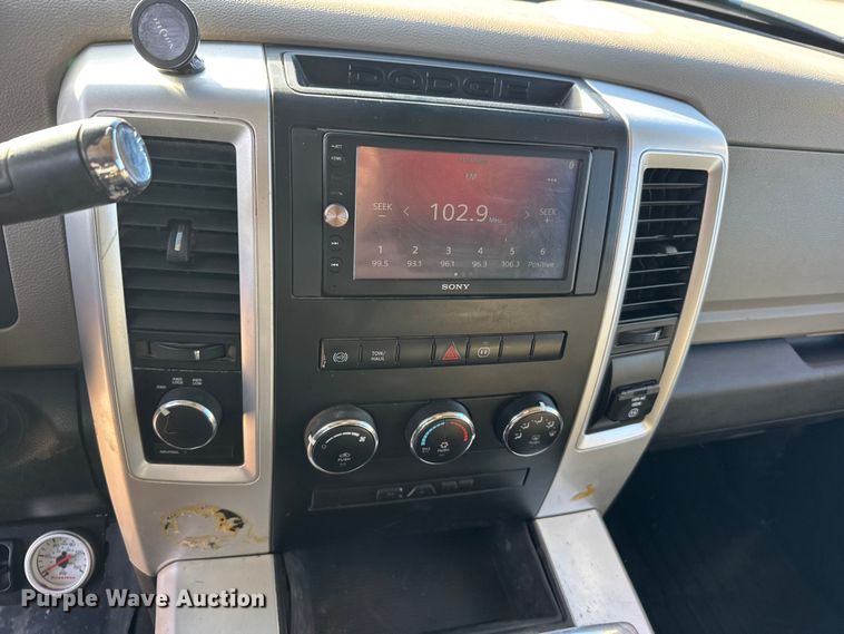 image for item EU6467 2011 Dodge Ram 3500 Crew Cab flatbed pickup truck