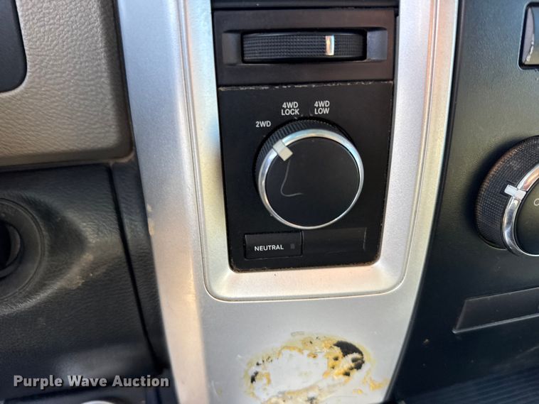 image for item EU6467 2011 Dodge Ram 3500 Crew Cab flatbed pickup truck