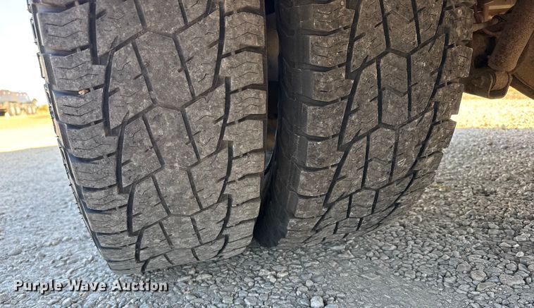 image for item EU6467 2011 Dodge Ram 3500 Crew Cab flatbed pickup truck