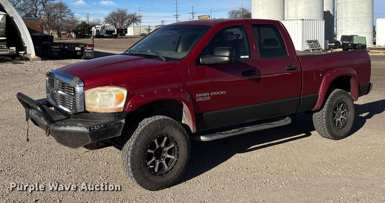 image for item EU6468 2006 Dodge Ram 2500 Ext. Cab pickup truck