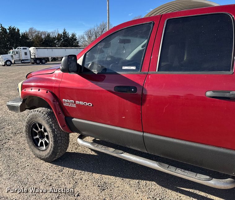 image for item EU6468 2006 Dodge Ram 2500 Ext. Cab pickup truck