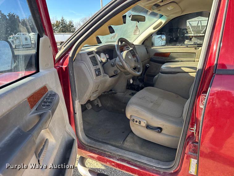 image for item EU6468 2006 Dodge Ram 2500 Ext. Cab pickup truck