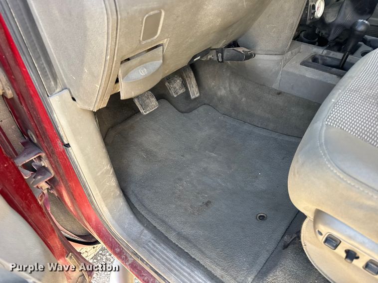 image for item EU6468 2006 Dodge Ram 2500 Ext. Cab pickup truck