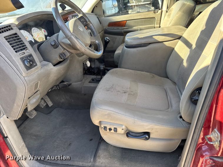 image for item EU6468 2006 Dodge Ram 2500 Ext. Cab pickup truck