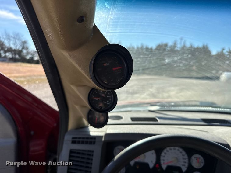 image for item EU6468 2006 Dodge Ram 2500 Ext. Cab pickup truck