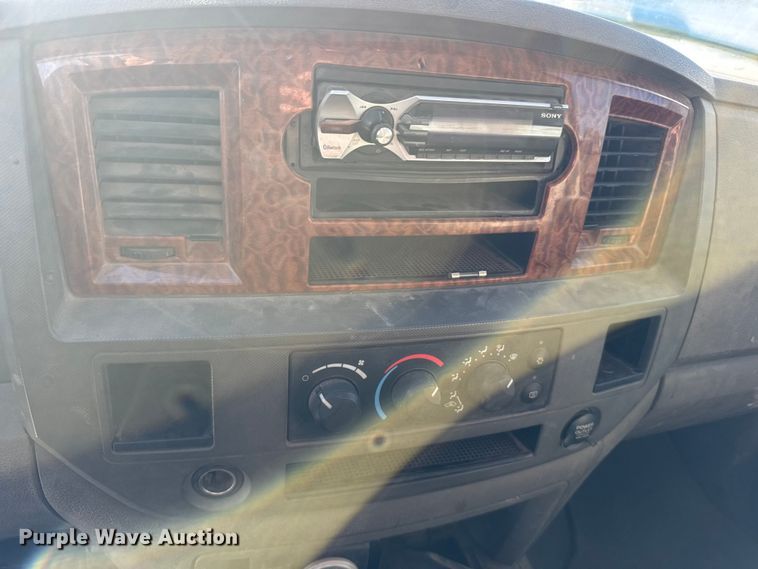 image for item EU6468 2006 Dodge Ram 2500 Ext. Cab pickup truck