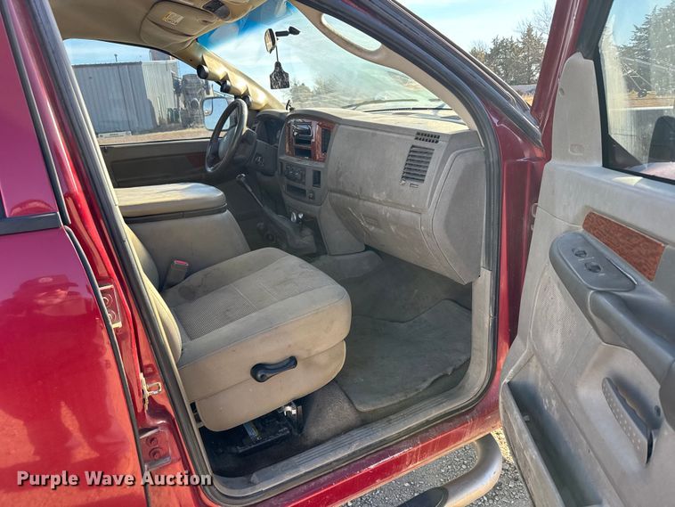 image for item EU6468 2006 Dodge Ram 2500 Ext. Cab pickup truck