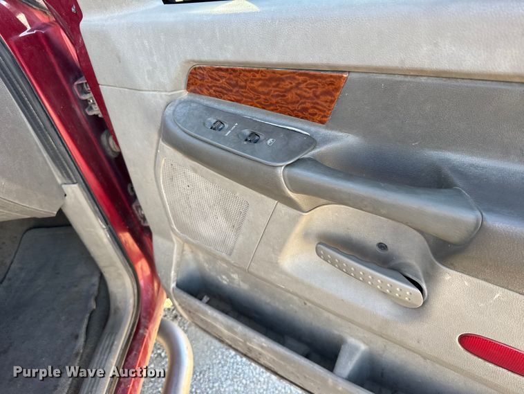 image for item EU6468 2006 Dodge Ram 2500 Ext. Cab pickup truck