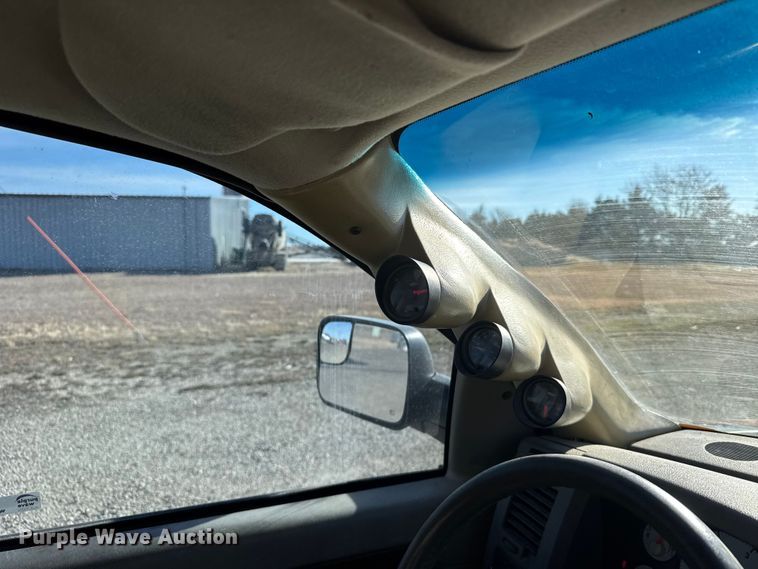 image for item EU6468 2006 Dodge Ram 2500 Ext. Cab pickup truck