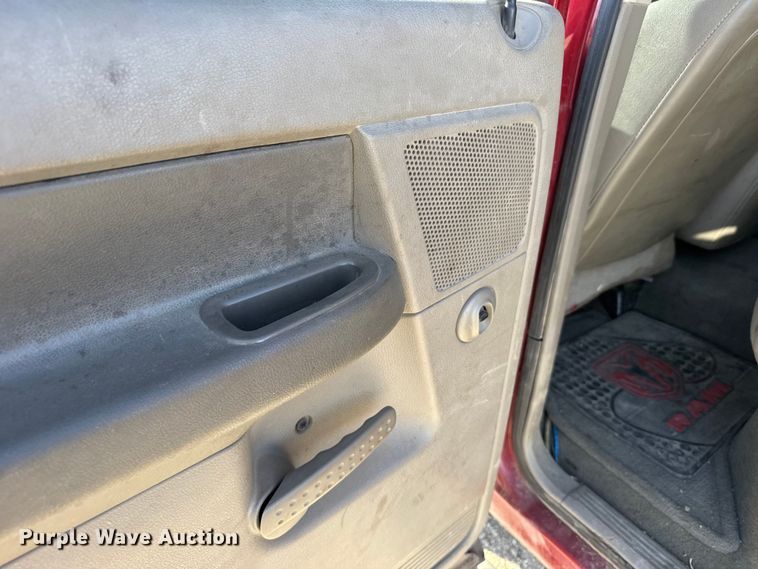 image for item EU6468 2006 Dodge Ram 2500 Ext. Cab pickup truck