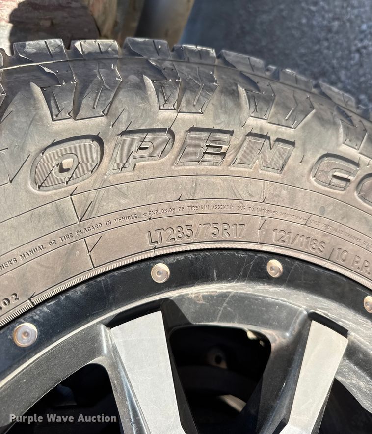 image for item EU6468 2006 Dodge Ram 2500 Ext. Cab pickup truck