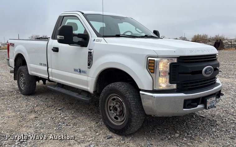 image for item EU8556 2018 Ford F250 Super Duty XL pickup truck