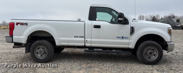 image for item EU8556 2018 Ford F250 Super Duty XL pickup truck