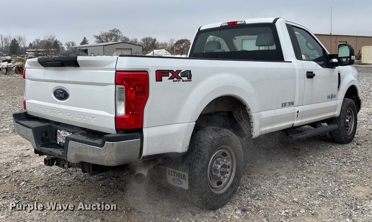 image for item EU8556 2018 Ford F250 Super Duty XL pickup truck