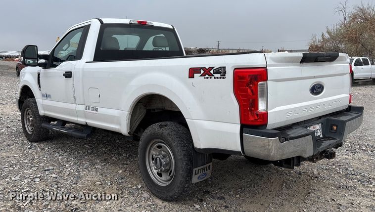 image for item EU8556 2018 Ford F250 Super Duty XL pickup truck