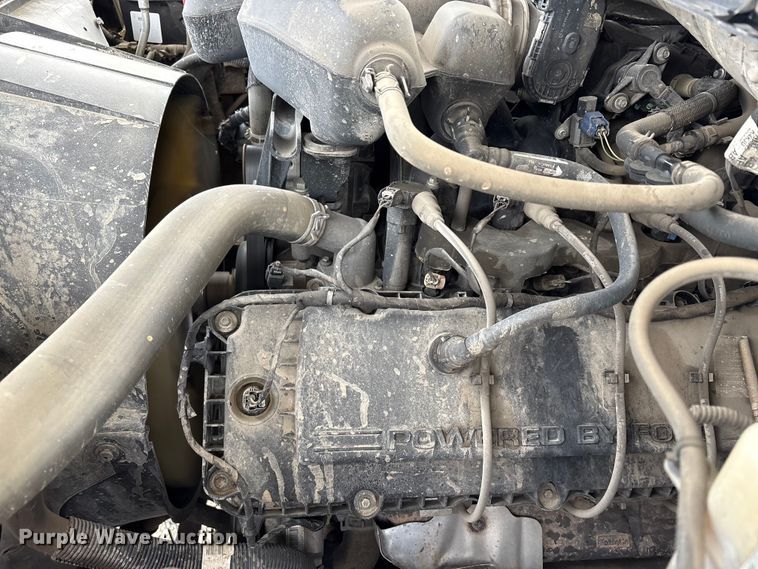 image for item EU8556 2018 Ford F250 Super Duty XL pickup truck