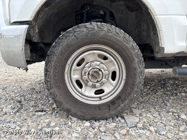 image for item EU8556 2018 Ford F250 Super Duty XL pickup truck