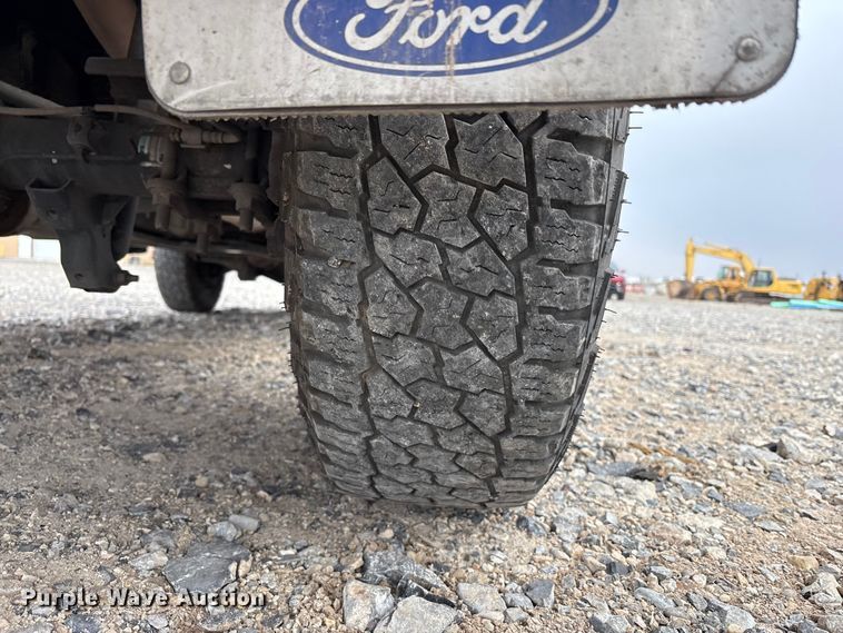 image for item EU8556 2018 Ford F250 Super Duty XL pickup truck