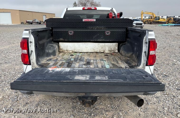 image for item EU8557 2018 GMC Sierra 3500HD Crew Cab pickup truck