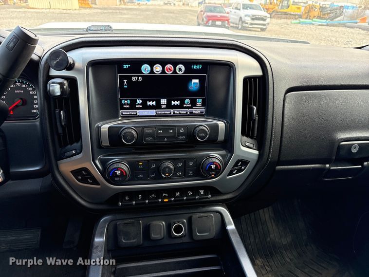 image for item EU8557 2018 GMC Sierra 3500HD Crew Cab pickup truck