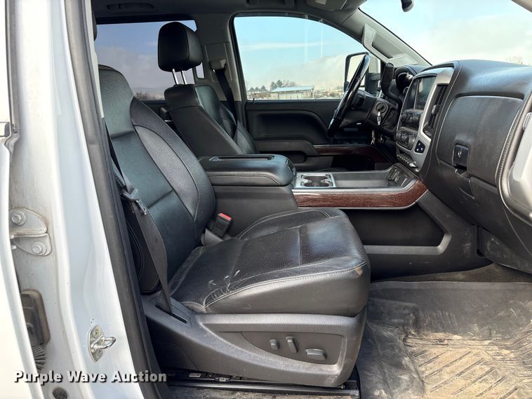 image for item EU8557 2018 GMC Sierra 3500HD Crew Cab pickup truck