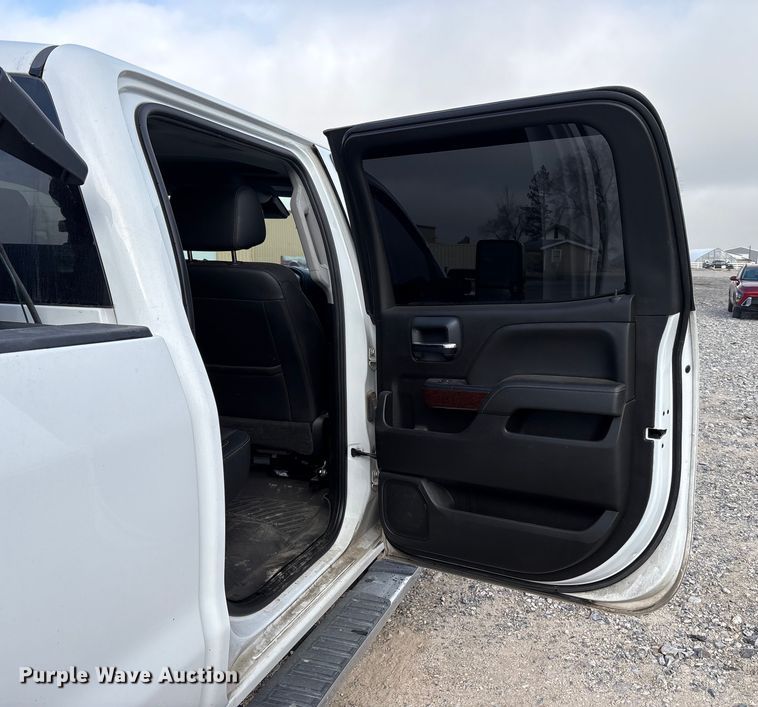 image for item EU8557 2018 GMC Sierra 3500HD Crew Cab pickup truck