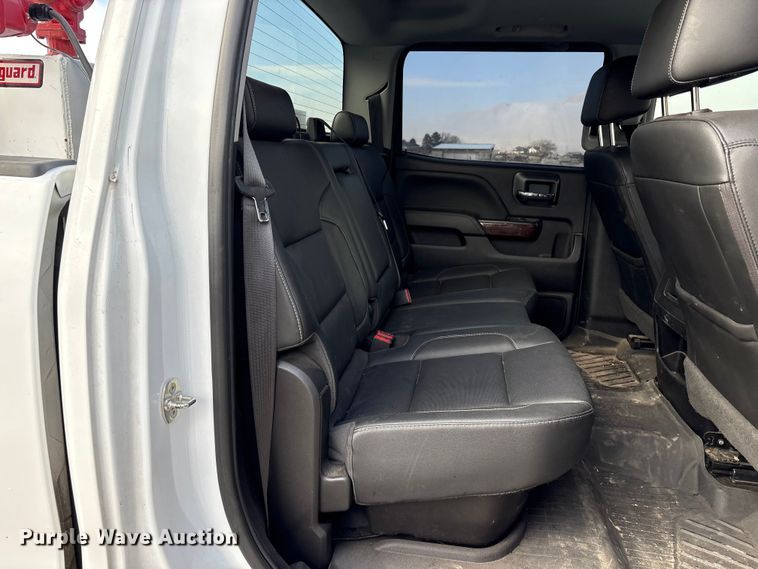 image for item EU8557 2018 GMC Sierra 3500HD Crew Cab pickup truck