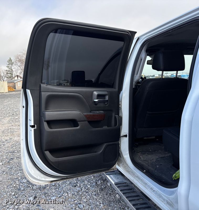 image for item EU8557 2018 GMC Sierra 3500HD Crew Cab pickup truck