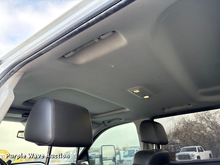 image for item EU8557 2018 GMC Sierra 3500HD Crew Cab pickup truck