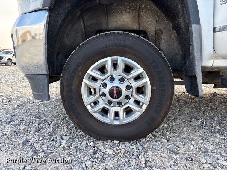 image for item EU8557 2018 GMC Sierra 3500HD Crew Cab pickup truck