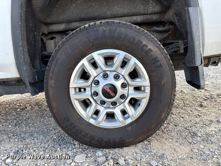 image for item EU8557 2018 GMC Sierra 3500HD Crew Cab pickup truck